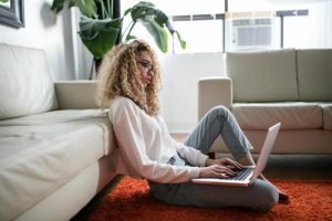 Aquí hay 5 negocios rentables que puede comenzar hoy por poco dinero: 10 Negocio rentable - Internet